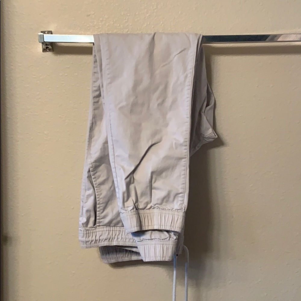 Men’s white joggers